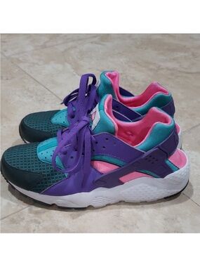 2018 Nike Huarache "Run Ultra Now" sneakers
